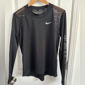 Nike top